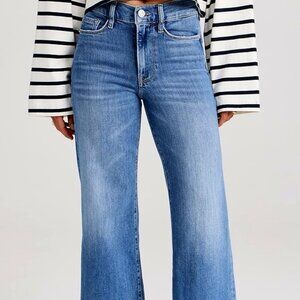 NWT - FRAME Denim - Le Shape - Size 26 "Le Pixie Crop Mini Boot"